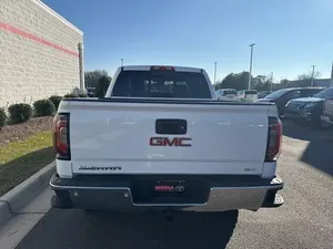 GMC Sierra 1500 SLT 2017 Usada en Perfecto Estado - Product Image 3