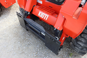 รถตักล้อยาง Kioti SL750 สีแดง เครื่องยนต์ดีเซล พร้อมชิ้นส่วนหลักของเครื่องยนต์ ราคาดี - Product Image 3