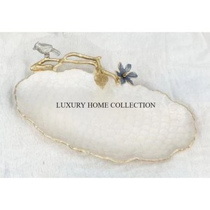 Cuencos sofisticados de metal de diseño antiguo con formas raras y artísticas perfectas para interiores de inspiración vintage - Product Image 4