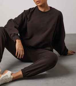 Ensemble de survêtement pour femme en hiver sur mesure OEM/ODM 300GSM, logo imprimé DTF personnalisé, polyester/coton, 2 pièces, col rond, coupe régulière, un ensemble - Product Image 6