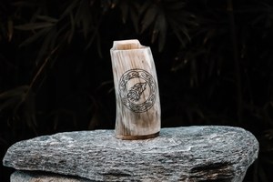 เหยือกไวน์ไวกิ้งฮอร์นขัดเงาสไตล์เคร่งศาสนาและมีความรักงานฝีมือจากธรรมชาติขนาด500มล. สำหรับผู้ชื่นชอบไวน์หรือเบียร์ - Product Image 3