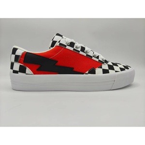 Chaussures de skateboard lumineuses Eskolo Lo - Tige en toile à lacets, style léger d'été (Carreaux/Rouge) - Product Image 1