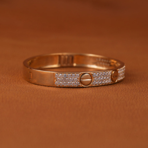 Bracelet de luxe minimaliste en plaqué or jaune 10kt avec diamant Moissanite taille ronde pour cadeau d'anniversaire pour homme Style classique - Product Image 4