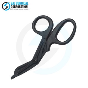 Tijeras ergonómicas de acero inoxidable de diseño negro con asas de agarre de goma suave para un uso cómodo y prolongado - Product Image 4