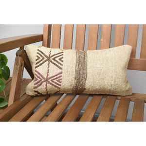 Cojín de Lana Kilim Beige de 8x16 Pulgadas, Cojín Decorativo de Lujo con Patrón Floral Vintage, Técnica de Tejido Antideslizante y Ecológica - Product Image 1