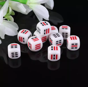 Dés D6 en résine multicolores personnalisés, adaptés aux <span class=keywords><strong>jeux</strong></span> <span class=keywords><strong>de</strong></span> rôle et aux <span class=keywords><strong>jeux</strong></span> <span class=keywords><strong>de</strong></span> société, disponibles en gros - Product Image 3