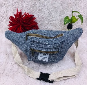 Riñonera de cáñamo estampada hecha a mano por diseñador, bolsos cruzados unisex de algodón con cinturón ajustable, bolsos casuales de viaje - Product Image 2