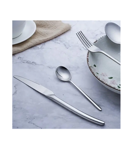 4Pcs Long Anses Couteau Fourchette et Cuillère en acier miroir Ensemble de couverts Cadeaux Ensemble de vaisselle en acier inoxydable forgé - Product Image 4