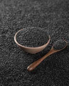 Poivre noir de qualité supérieure (entier et moulu), arôme élevé, épices de qualité d'exportation à saveur audacieuse pour une utilisation culinaire et industrielle - Product Image 4