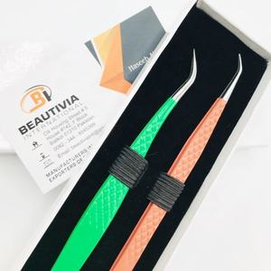 Pince à cils à faible quantité minimale de commande en gros Angle de 45 degrés et pince à épiler en acier durable d'isolement - Product Image 2