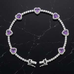 Bracelet tennis élégant en améthyste taille cœur avec halo de pierres rondes, chaîne fine en or blanc, bijou raffiné pour femme - Product Image 1