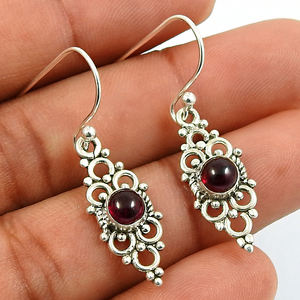 Boucle d'oreille grenat rouge au design exclusif Boucles d'oreilles en argent sterling 925 avec pierres précieuses naturelles et aspect artisanal Fournisseurs de bijoux faits à la main - Product Image 6