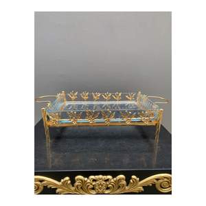 Plato para hornear grande rectangular de porcelana dorada con rosa japonesa - Product Image 1