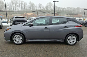 1N4AZ1BV8RC550623 2024 Auto Eléctrico Hatchback de Pasajeros con Tracción Delantera - Product Image 4