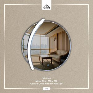Añade un toque de sofisticación moderna a tu hogar y baño con esta lámpara de pared LED acrílica. - Product Image 5