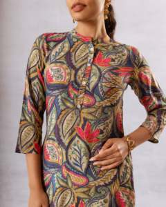 Venta caliente de verano de las mujeres de la rodilla de dos piezas Conjunto de ropa Casual Impreso 100% algodón Ecológico Top Bottom Outfit Precio de fábrica - Product Image 4