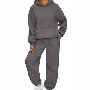 Nouveau 2025 Survêtement à capuche pour femme Taille et couleur personnalisées Survêtements pour femme légers et solides avec logo et couleur personnalisés - Product Image 1