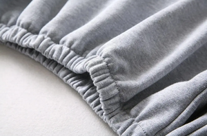 Fabricants personnalisé femme vierge recadrée sport remplissage fermeture éclair sweat-shirt court pantalons de survêtement sweats à capuche et jogger ensemble pour femmes - Product Image 4