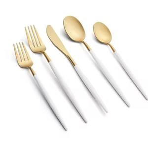 Juego de Cubiertos de Diseño Nuevo con Mango Recubierto de Polvo Blanco y Acabado Dorado, Cubiertos de Metal Elegantes para Fiestas - Product Image 1