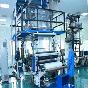 100% Films étirables en PE de qualité alimentaire de qualité supérieure Technologie de film soufflé brillant pour emballage alimentaire en rouleau doux et étanche à l'humidité - Product Image 3