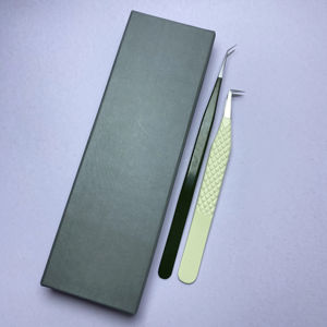 Pinzas de pestañas de acero inoxidable Premium Herramientas de precisión de volumen y aislamiento largo con textura de punta suave - Product Image 1