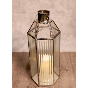 Farol de Vela Hexagonal Moderno de Metal y Vidrio, Elegante Acabado de Acero Inoxidable Pulido, Decoración para el Hogar, Accesorio Decorativo para Mesa - Product Image 1