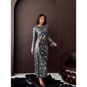 Blusa Elegante con Lentejuelas Florales para Mujer TOPSHOW - Top con Estampado Floral de Poliéster para Uso Casual y de Fiesta - Product Image 4