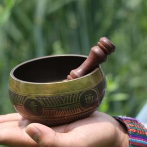 Cuenco de canto tibetano personalizado, artesanías de Metal de latón de Nepal, cuenco grabado para meditación, curación de sonido - Product Image 3