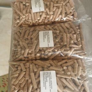 Pellets de madera en bolsas de 15 kg, combustible de biomasa para sistemas de calefacción, pellets duraderos de madera dura de pino y roble de 6 mm, en venta. - Product Image 2