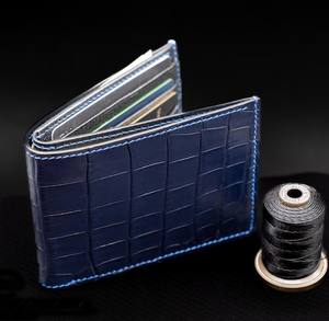 Luxali Portefeuille en cuir d'alligator pour homme Porte-cartes de luxe personnalisable avec design court - Product Image 3