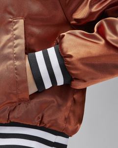 Veste bomber universitaire en satin de haute qualité OEM, manches en satin, patchwork, pour femmes, style hip-hop, personnalisée, style varsity, courte, en satin - Product Image 4