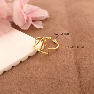 Petite bague géométrique en laiton massif bijoux en métal uni bague en forme de triangle creux doré plaqué or 18 carats pour hommes et femmes porter bague - Product Image 2