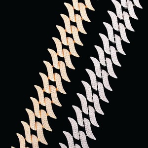 Elegante y elegante collar de cadena cubana de oro Regalo de San Valentín de alta calidad para él disponible para la venta - Product Image 1