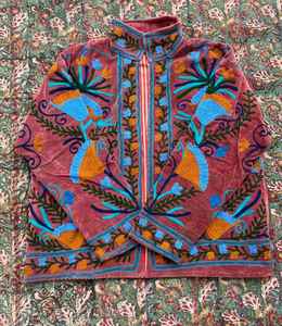 Meilleure vente veste d'hiver courte pour femmes en velours fait à la main avec broderie Suzani respirant tricoté taille fleurs décorées gratuites - Product Image 1