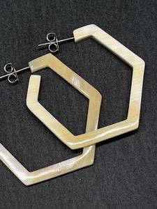 Pendientes de puño de cuerno de estilo clásico con forma de ala Joyería de cuerno clásica elegante - Product Image 5