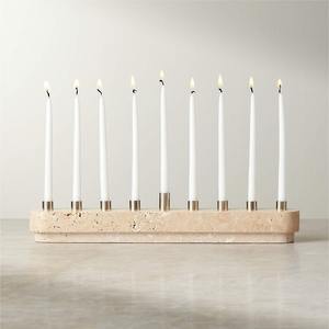 Menorah en marbre de luxe Hanukkiah marbre blanc rectangulaire avec supports en laiton doré élégant bougeoir Judaica moderne fait à la main - Product Image 3