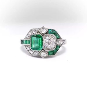 Anillo de Plata 925 con Diamantes VVS Verdes y Blancos Estilo Art Deco para Mujer, Certificado IGI, para Fiestas, Eventos Nocturnos y Bodas - Product Image 1
