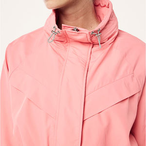 Vente en gros Veste coupe-vent légère pour femmes Vêtements de sport imperméables Vêtements de plein air décontractés Streetwear Mode personnalisée OEM - Product Image 4