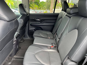 SUV Crossover Compacto Premium 2024, 5 Plazas, Alta Eficiencia de Combustible, Transmisión Automática, Sin Accidentes y Listo para Enviar - Product Image 3