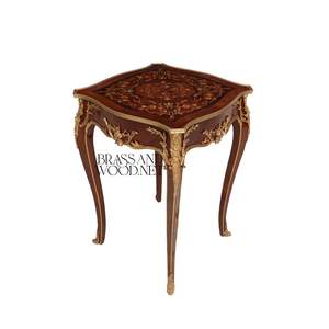 Table d'appoint carrée de style français de luxe avec incrustation florale riche et accents en laiton doré orné pour l'intérieur des palais - Product Image 3