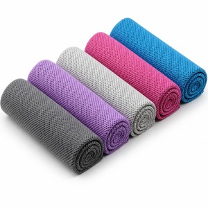 Serviette rafraîchissante instantanée Emori - Serviette de sport en microfibre à mailles alvéolées 3D pour la salle de sport, le yoga et les activités de plein air - Product Image 5