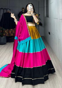 Haute qualité pur rayonne coton Gamthi traditionnel Navaratri Lehenga Choli avec vrai miroir travail spécial fête porter - Product Image 3