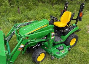 Tractor de Jardín John Deere 1025R Verde 4x4 Multifuncional - Product Image 3