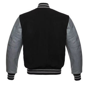 Veste universitaire noire et grise pour hommes, style lettreman, veste de baseball avec intérieur doux et manches en cuir contrastées - Product Image 3