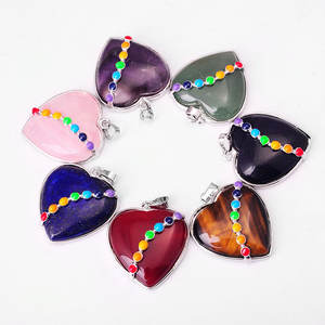Vente en gros pendentif coeur naturel sept chakra reiki - Product Image 1