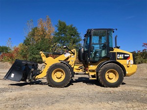 รถตักล้อยางปี 2020 รุ่น 908M เครื่องยนต์ Kubota ระบบไฮดรอลิก Eaton กระบอกสูบ ปั๊ม แบริ่ง เกียร์บ็อกซ์ รับประกัน 1 ปี รับน้ำหนัก 6-9 ตัน - Product Image 2