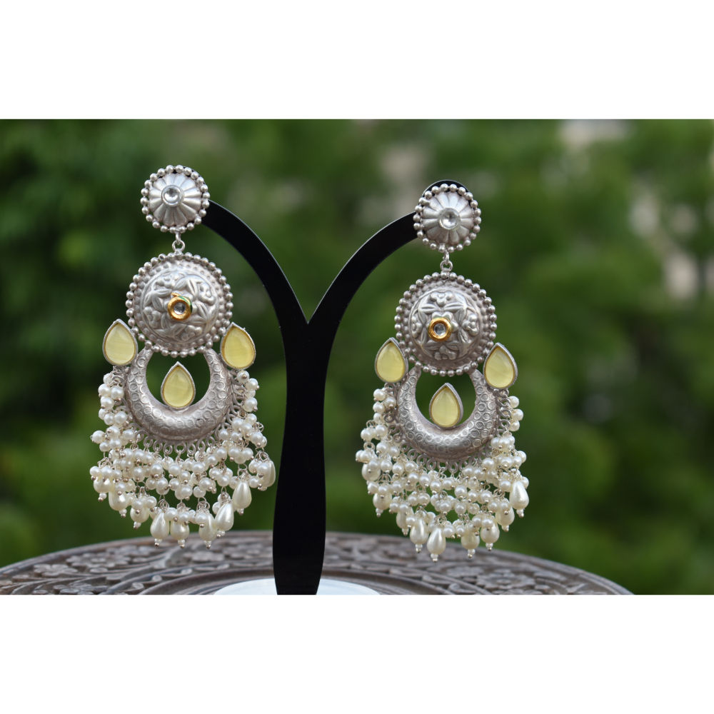 สีเหลือง