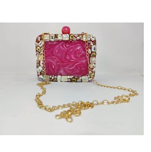 PINK SQUARE 1 PCS Indian Handicraft Resin Tipo personalizado Bolso de mano para mujer - Product Image 1