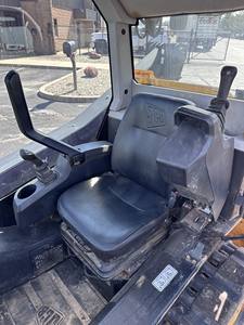 2014 JCB 190T Compact Track Skid Steer Loader / Vertical Lift, chargeur de taille moyenne pour des applications polyvalentes - Product Image 2