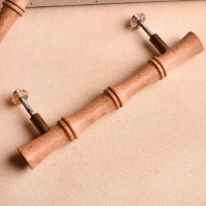 Poignée d'armoire en vrac faite à la main en gros en bois commode poignée Lot Vintage tiroir poignée Unique bois porte tirer - Product Image 1